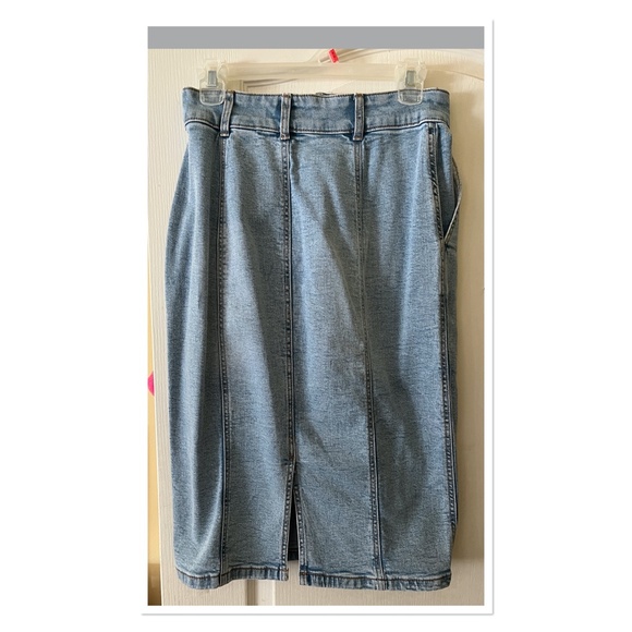 Brand New Never Used size 4 Midi denim skirt Joe Fresh - Picture 2 of 2